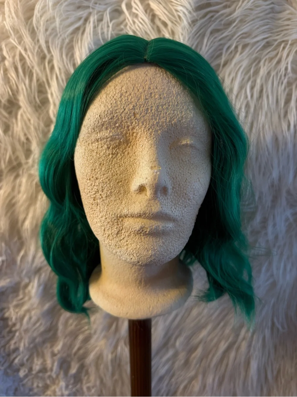 Vibrant Emerald Green Shoulder-Length Synthetic Wig